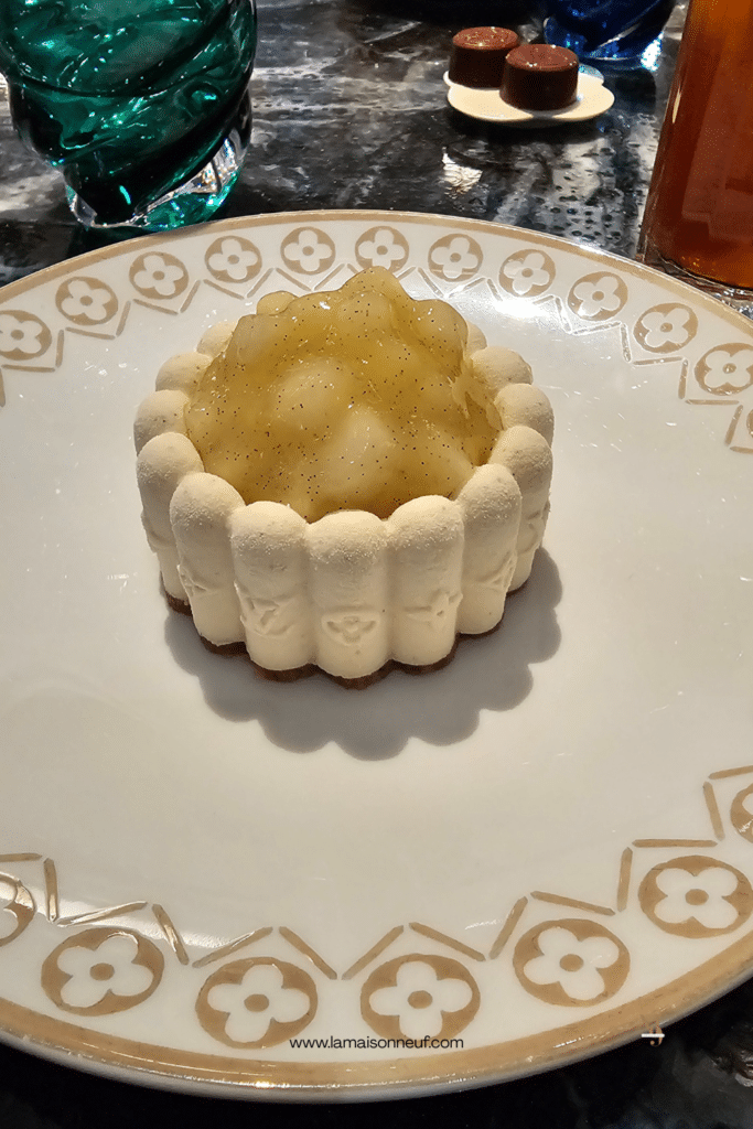 charlotte aux fruits café louis vuitton paris