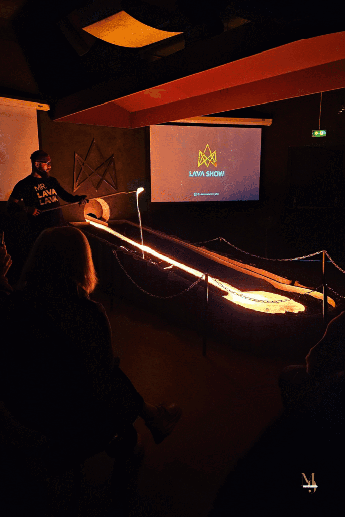 lava show vik
