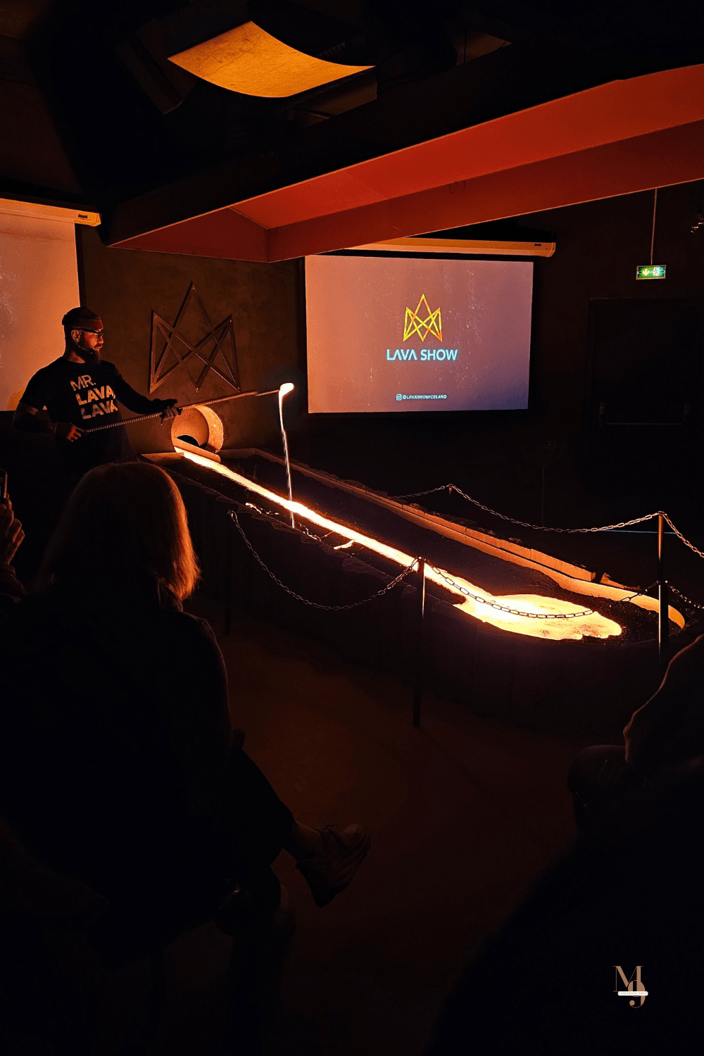 lava show vik